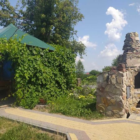 Лісова Пісня Апартаменти Husyatyn Exterior foto