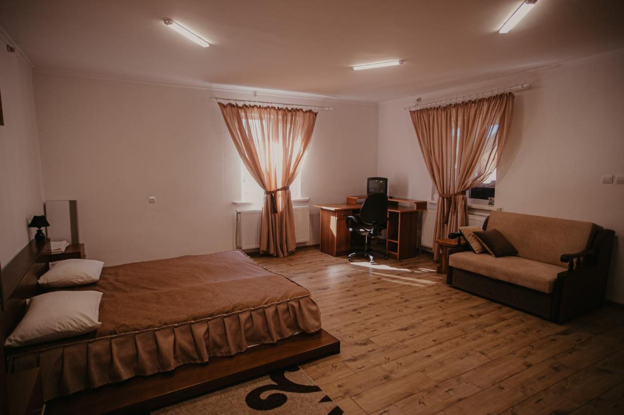 Лісова Пісня Апартаменти Husyatyn Exterior foto