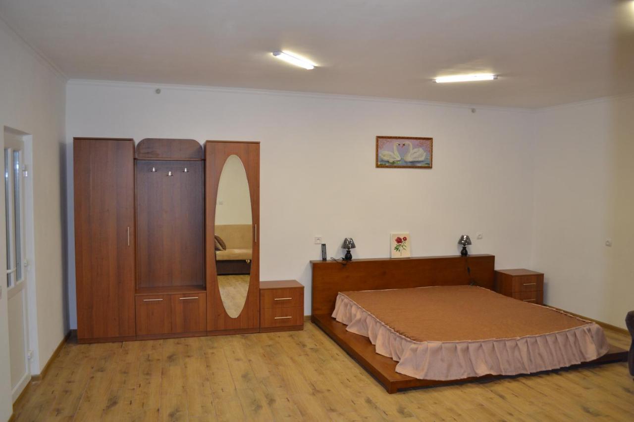 Лісова Пісня Апартаменти Husyatyn Exterior foto