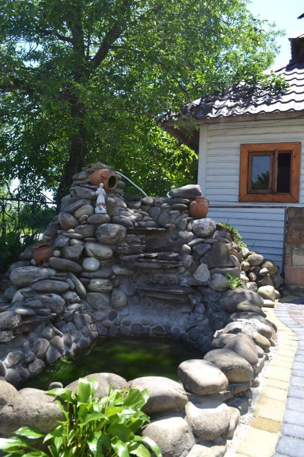 Лісова Пісня Апартаменти Husyatyn Exterior foto